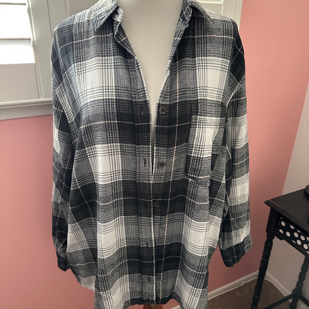 Oversized Wild Fable Monochrome Plaid Shirt … Size L with pockets
